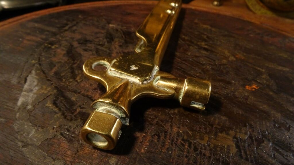 The end of the detonator showing the keys